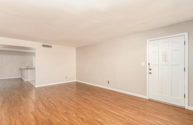 1903 East Balboa Drive Gallery 2