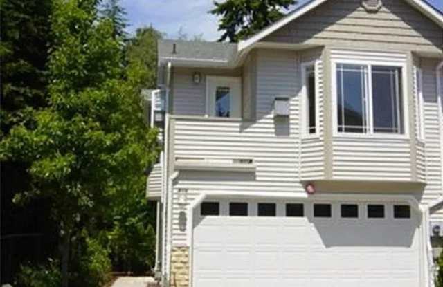 2 bedroom, 2 bath Townhome in North Seattle. - 816 North 145th Court, Shoreline, WA 98133