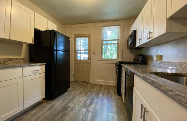 Pet Friendly 3 Bedroom Townhouse in Squirrel Hill! Covered Front Porch + Backyard! Call Today! photos photos