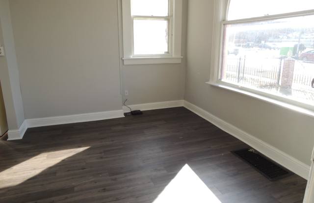 68 N Lincoln Street - 2 Gallery 4