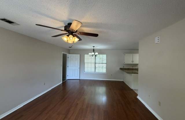 501 Robinson Avenue East Gallery 3