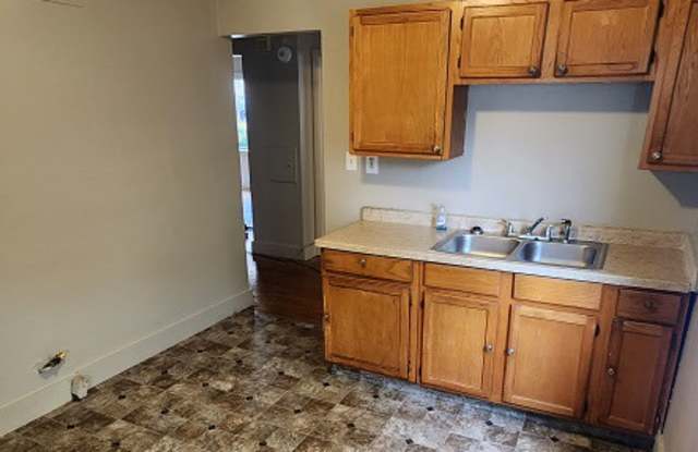 4645-4647 W. Fond du Lac Ave - Lower Gallery 2