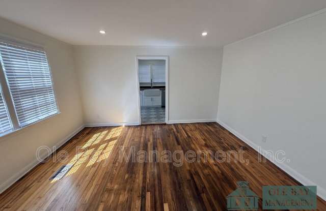 1808 New Hamilton Street Gallery 4