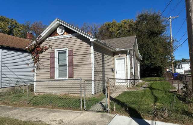 2 BEDROOM 1 BATH HOUSE SINGLE LEVEL CLOSE TO ROUTE 4 AND DOWNTOWN Gallery 1
