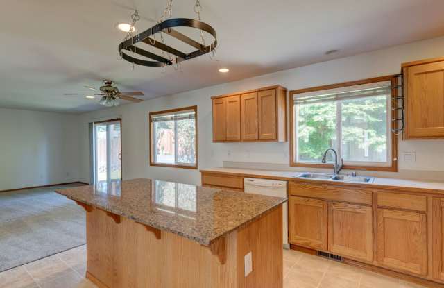 4 bedroom 2.5 bath Home Gallery 4