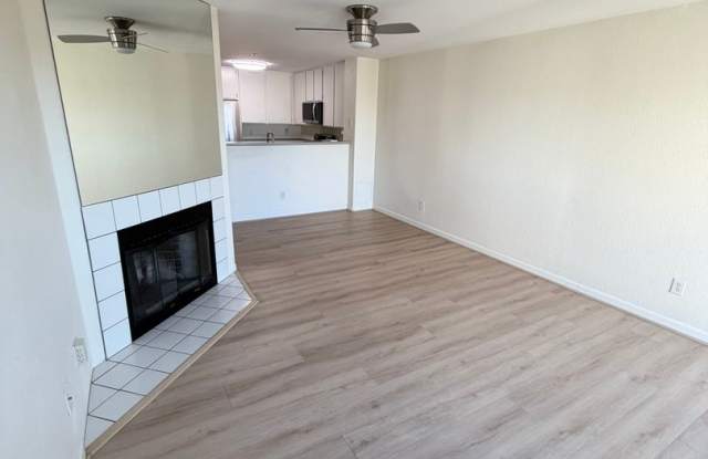 Lovely Top Floor Condo Available Now Gallery 3