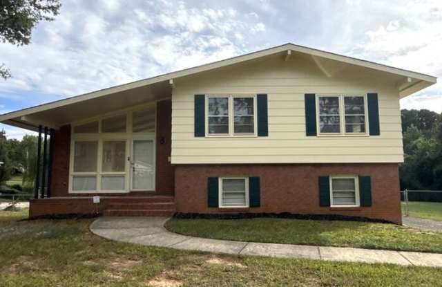 1413 Grovewood Drive Gallery 1