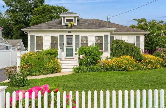 109 Roosevelt Avenue photos photos