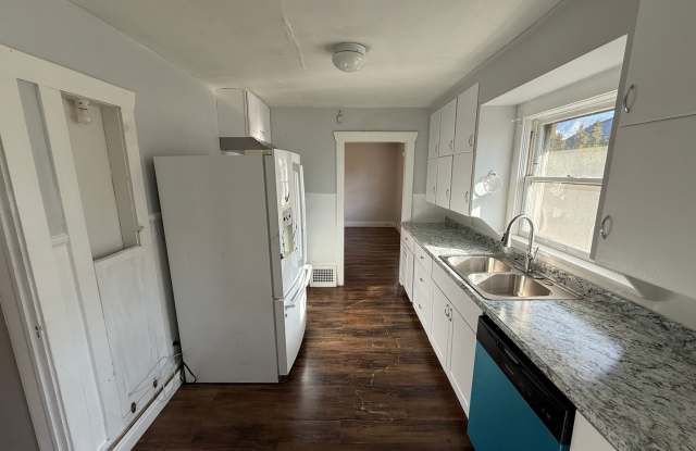 Beautiful 4 Bed, 3 Bath House; W/D Included; Fenced Yard; Wood Floors; and a Charming Style photos photos