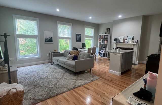 1820 PINE Street unit: 4 photos photos