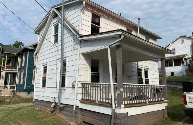 211 Howard St, Glenville, WV 26351 photos photos
