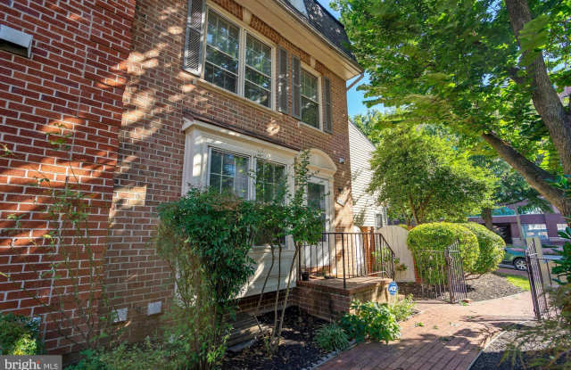 1028 N MONROE STREET - 1028 North Monroe Street, Arlington, VA 22201