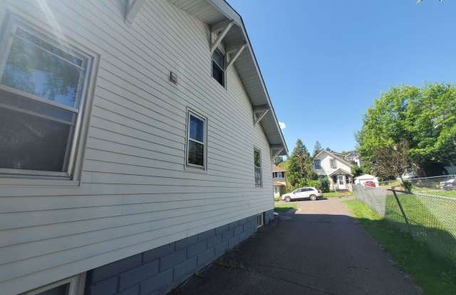 114 Parkland Avenue Gallery 3