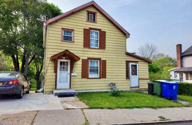 19 Bonnell Place - 19 Bonnell Place, Middletown, NY 10940 19 Bonnell Place - 19 Bonnell Place, Middletown, NY 10940