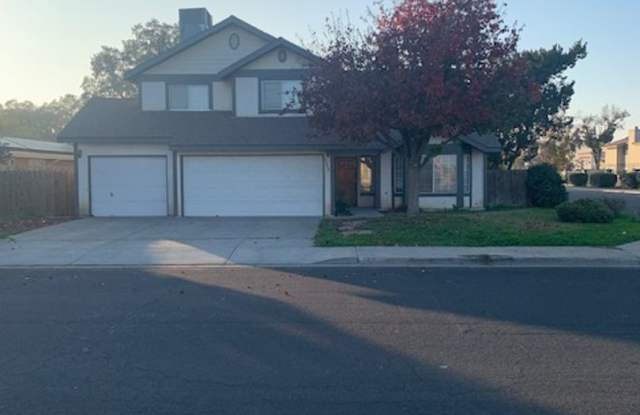 Beautiful 4 Bedroom 2 Bath Located in North Hanford! photos photos