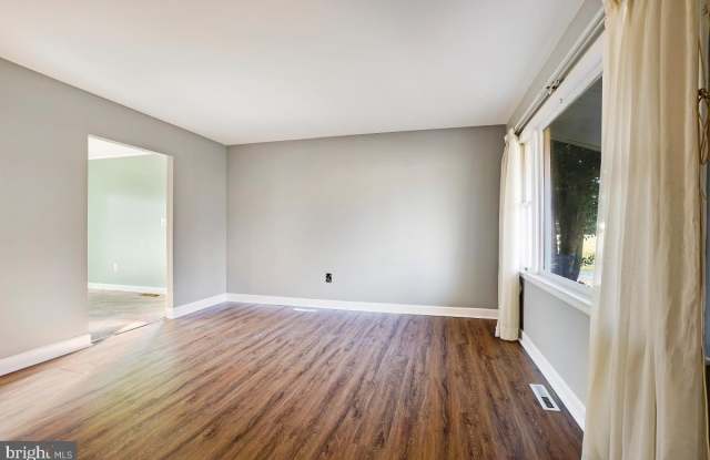 12316 FOUNTAIN Drive Gallery 3
