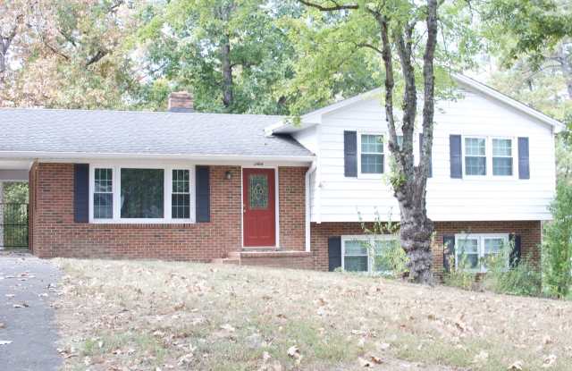 Super Southwest Durham home with fenced in lot - 6404 Amhurst Road, Durham County, NC 27713