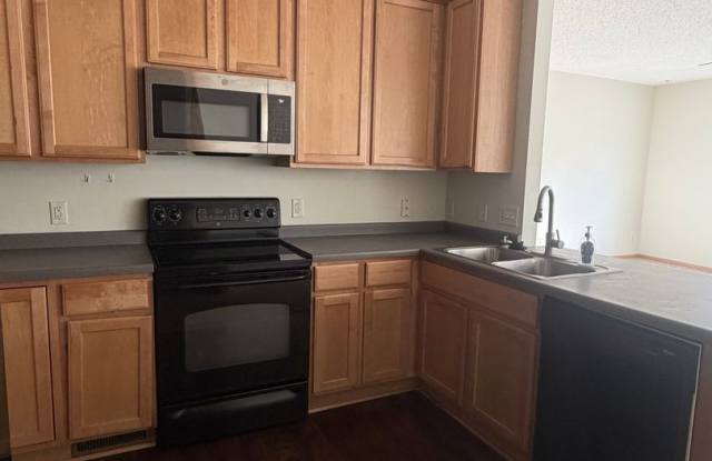 Spacious 2 bedroom townhome available NOW!! Gallery 3