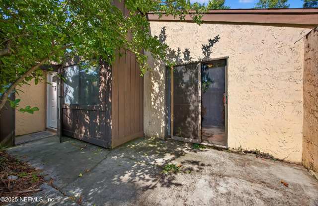 10711 WHISPERING WOODS Place Gallery 3