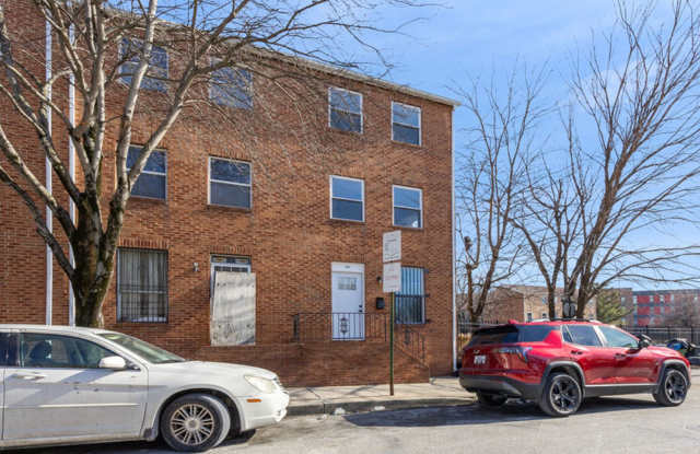 ***SECTION 8 ***4-bedroom, 2-bathroom end-of-group townhouse - Baltimore MD photos photos