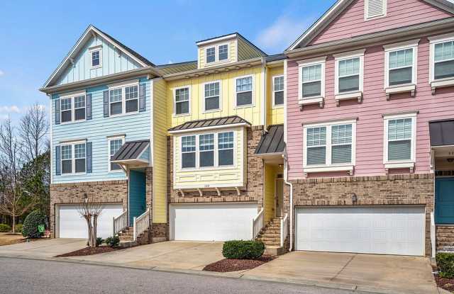 LIVE CLOSE TO IT ALL — SHOPPING, DINING & DOWNTOWN APEX NEARBY! Gallery 4