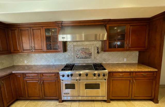 Spacious 4 Bedroom Oxnard Home with Custom Kitchen and More photos photos