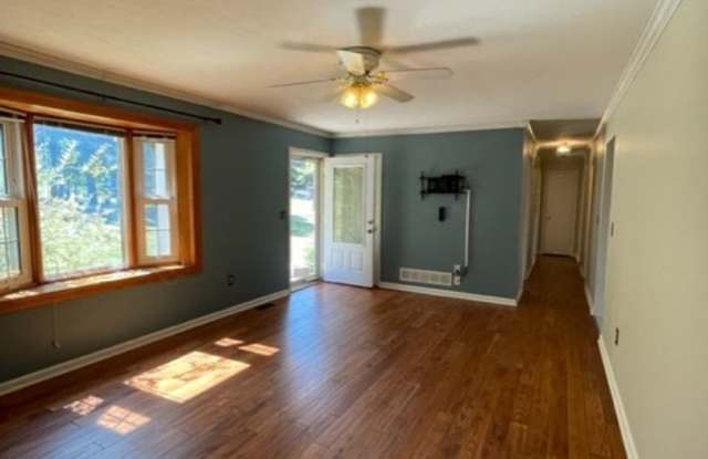 350 Valley View Drive Gallery 4