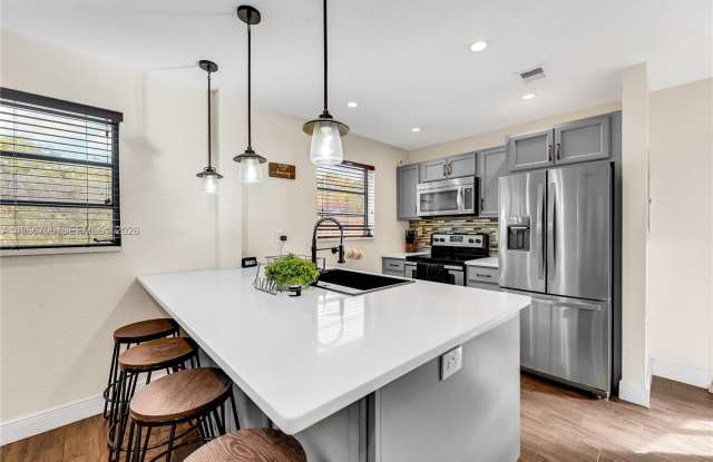 6236 SW 136th Ct Gallery 2