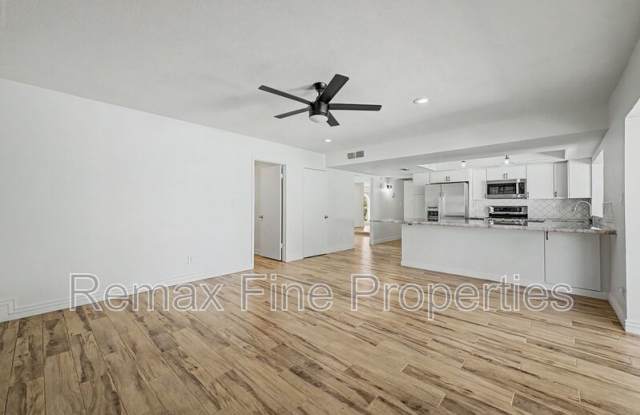 5228 E Karen Drive Gallery 1