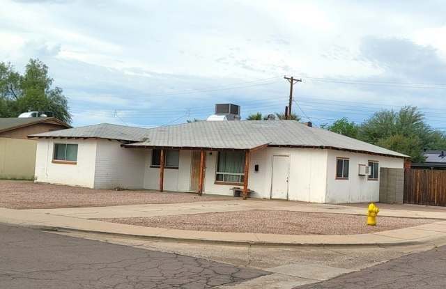 NICE 4 BED 2 BATH CORNER LOT HOME!!!! photos photos
