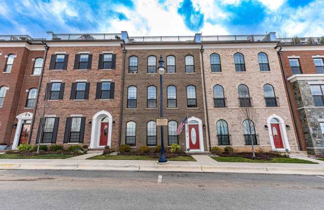 Luxury Townhome with Stunning Views and Prime Location near National Harbor photos photos