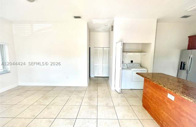 2487 W 5th Ct Gallery 2