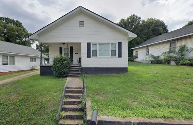 Renovated 2-Bedroom Home with Fenced Backyard & 2-Car Garage Near Downtown Greenville! Gallery 1