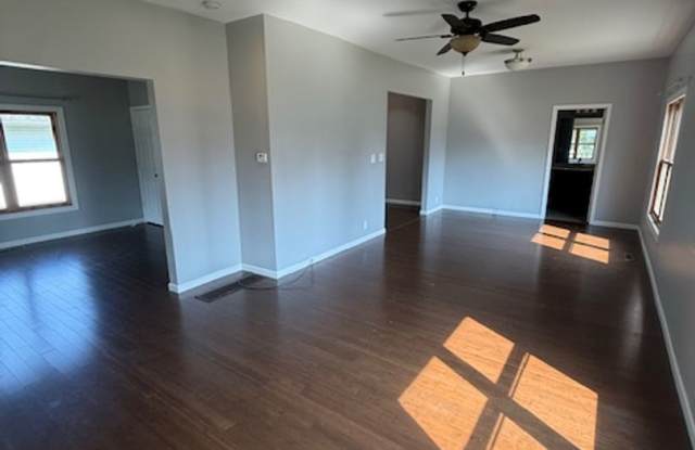 409 W MULBERRY Gallery 4