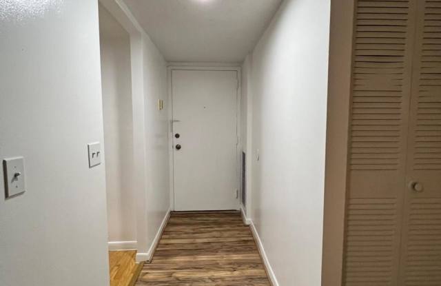 480 Executive Center Dr. Unit 3A - 480 Executive Center Drive, West Palm Beach, FL 33401