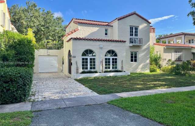 604 Alcazar Ave photos photos