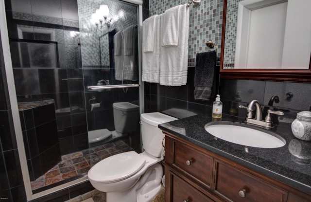 2916 Rollins Street photos photos