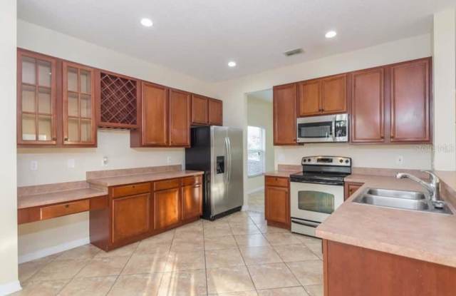 2156 THE OAKS BOULEVARD Gallery 2