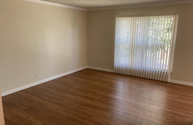 1501 Cowling Avenue Gallery 4