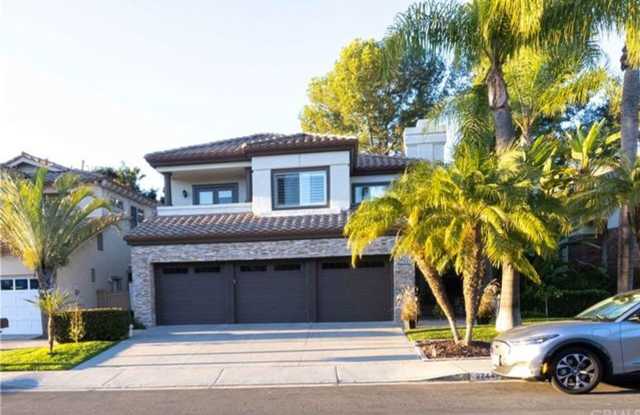 Luxury Pool House in Exclusive Mission Viejo, Pacific Hills, Neighborhood - 27441 Glenwood Drive, Mission Viejo, CA 92692