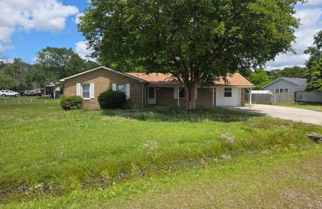 4 Bedroom house with bonus room and large yard. photos photos