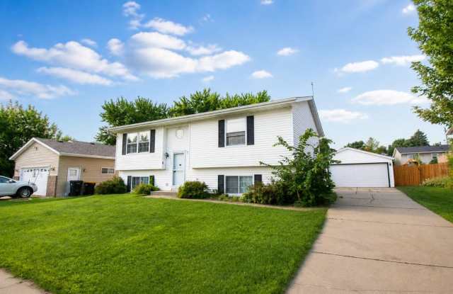 4-Bedroom Home with Fenced Yard & Garage – Dog Friendly photos photos