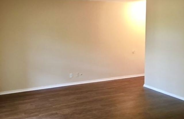 11827 COUNTRY SPRING Gallery 4