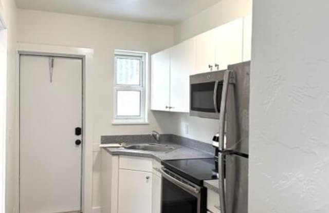 715 2nd Avenue S Gallery 4