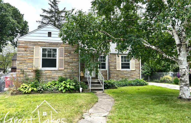 Beautiful 3 Bedroom 1 Bathroom now available for rent photos photos