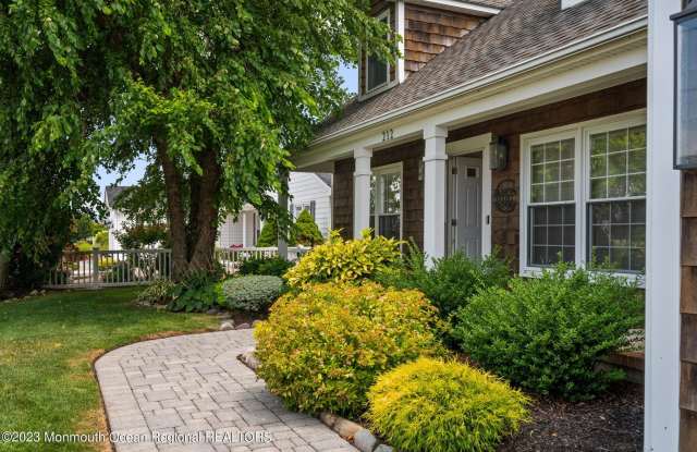 212 Helm Road Gallery 4