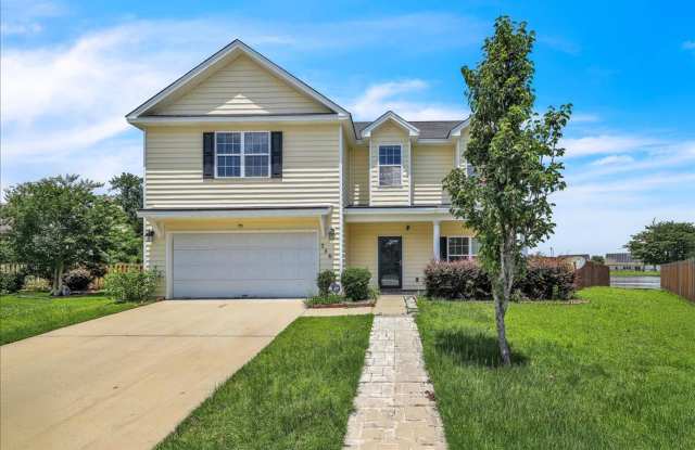 Spacious 4 Bed, 2.5 Bath in White Oak photos photos