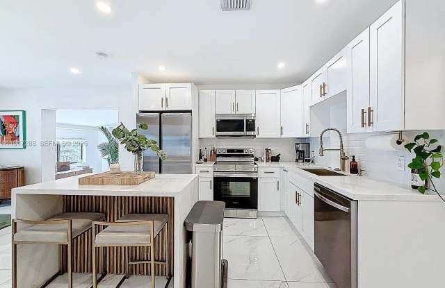 1367 NW 41st St photos photos