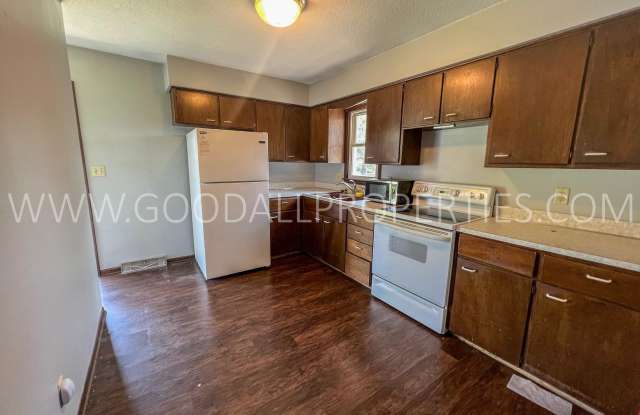Great 2 bedroom 1 bath with basement Duplex in Ankeny Gallery 3