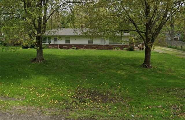 2bd/1bth Duplex in Kent with detached garage photos photos